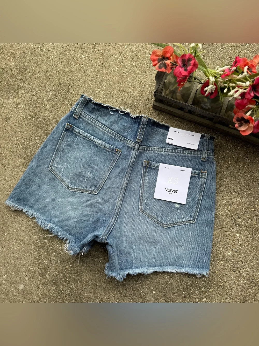 NWT Vervet Blue Distressed Jean Shorts Size XS - Picture 5 of 6